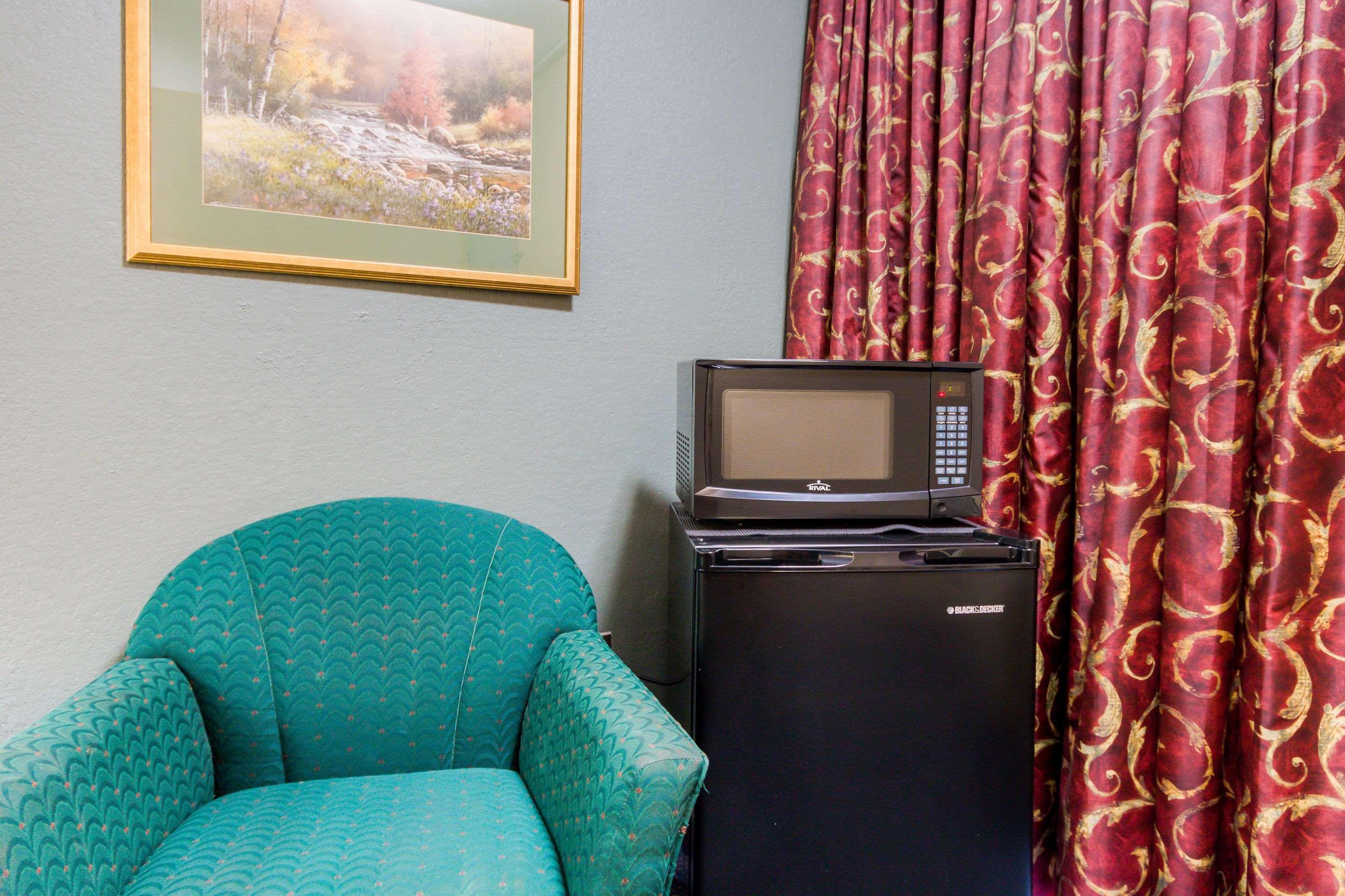 Rodeway Inn And Suites 포츠머스 외부 사진