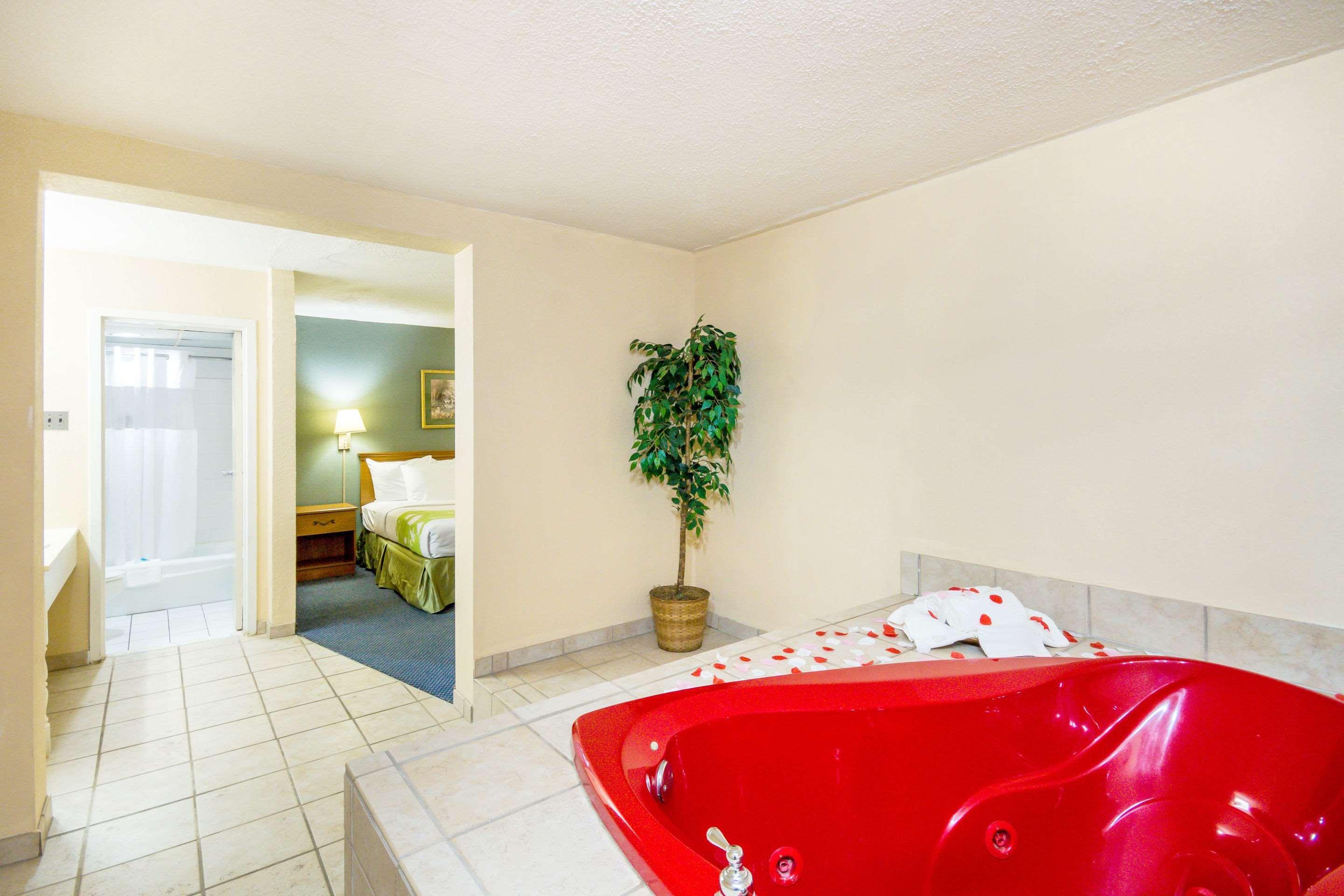 Rodeway Inn And Suites 포츠머스 외부 사진