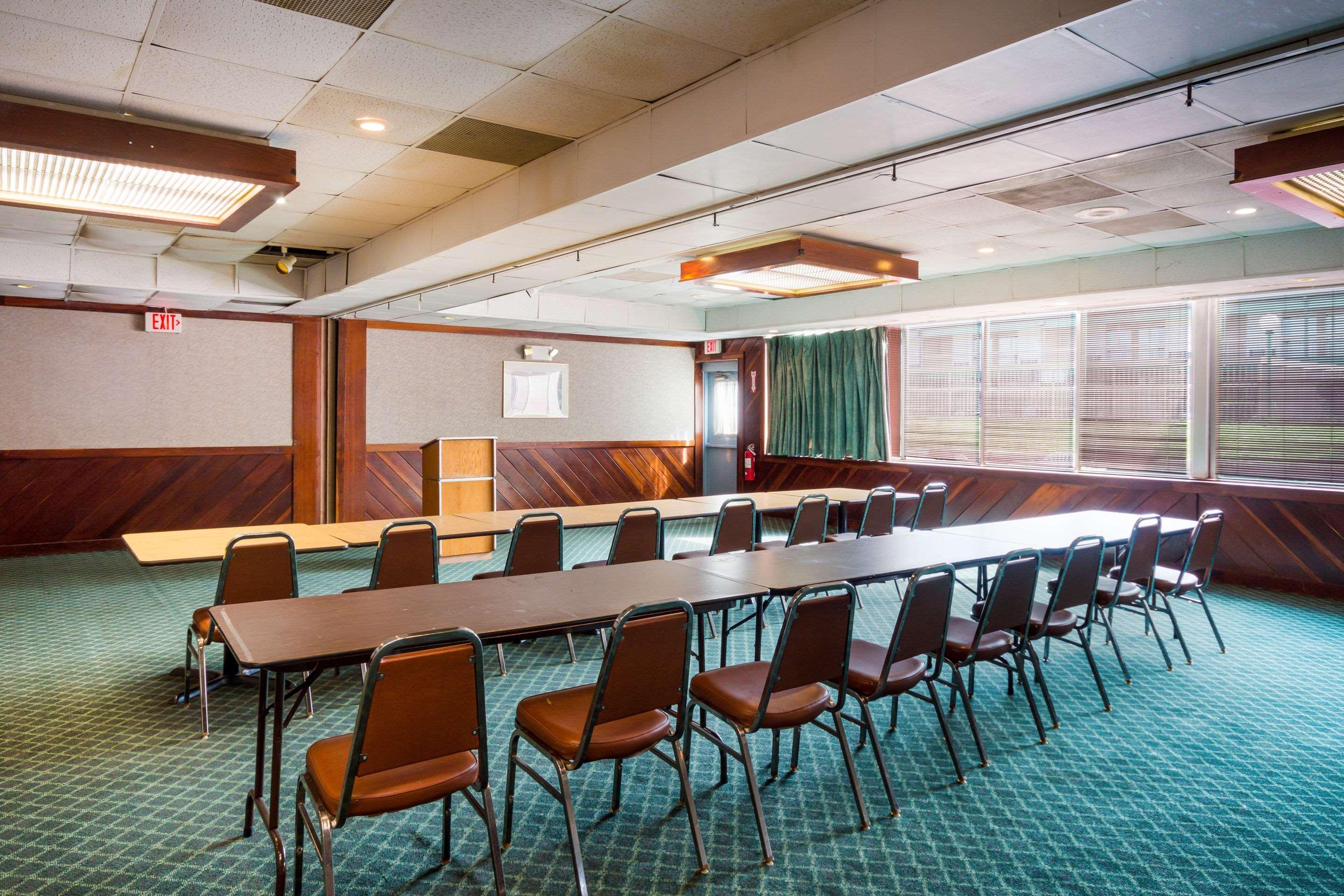 Rodeway Inn And Suites 포츠머스 외부 사진