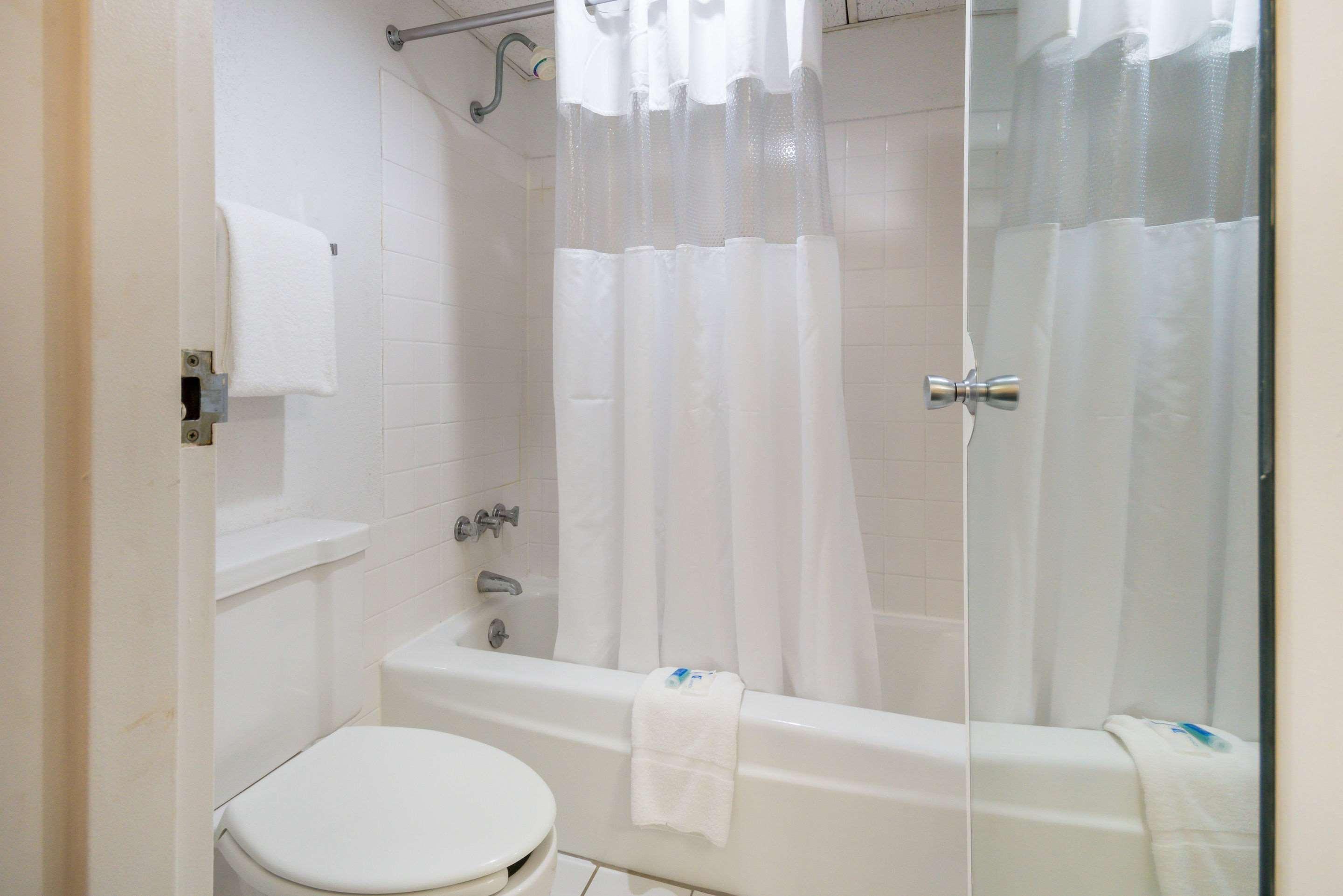 Rodeway Inn And Suites 포츠머스 외부 사진