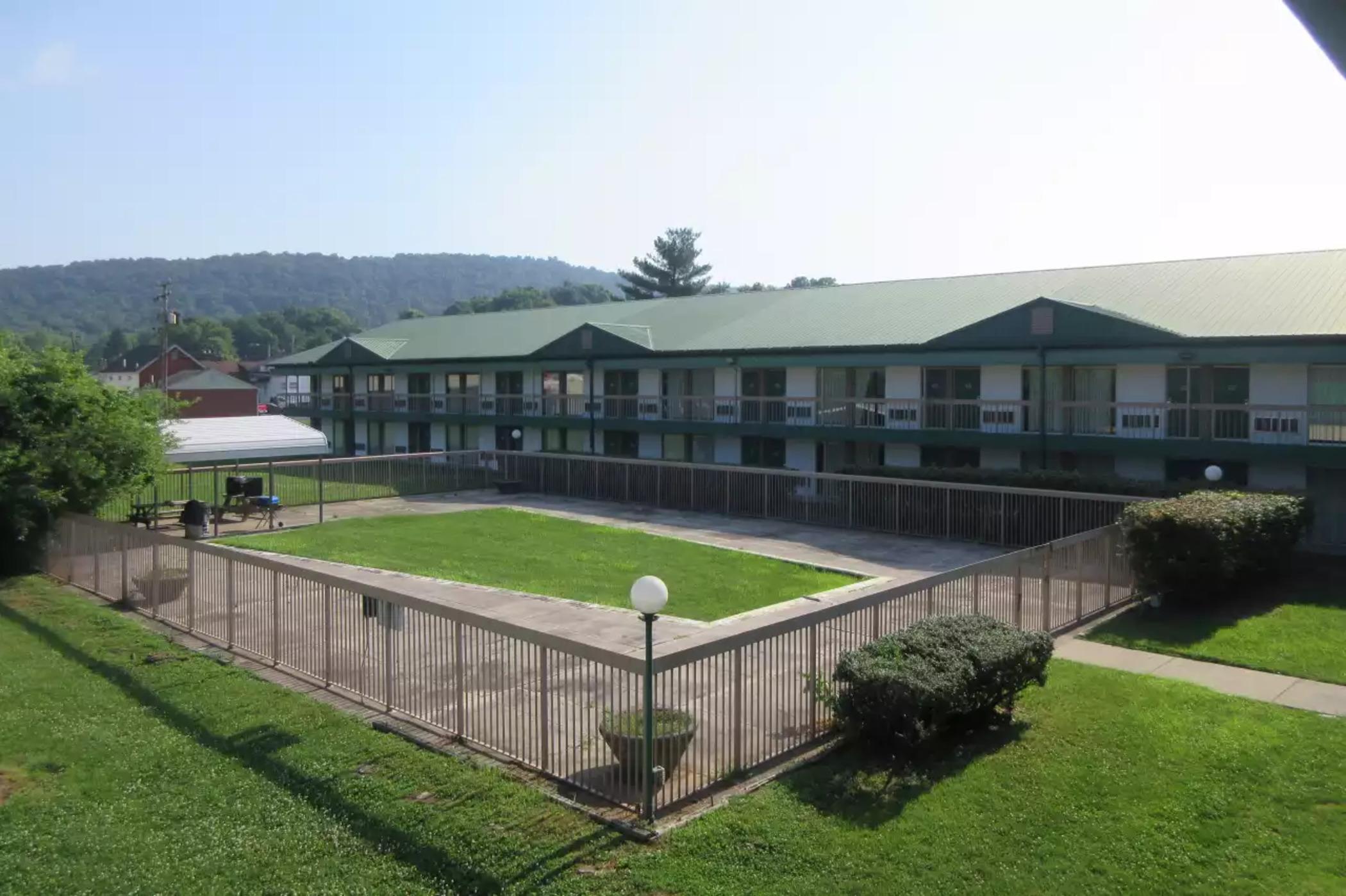 Rodeway Inn And Suites 포츠머스 외부 사진