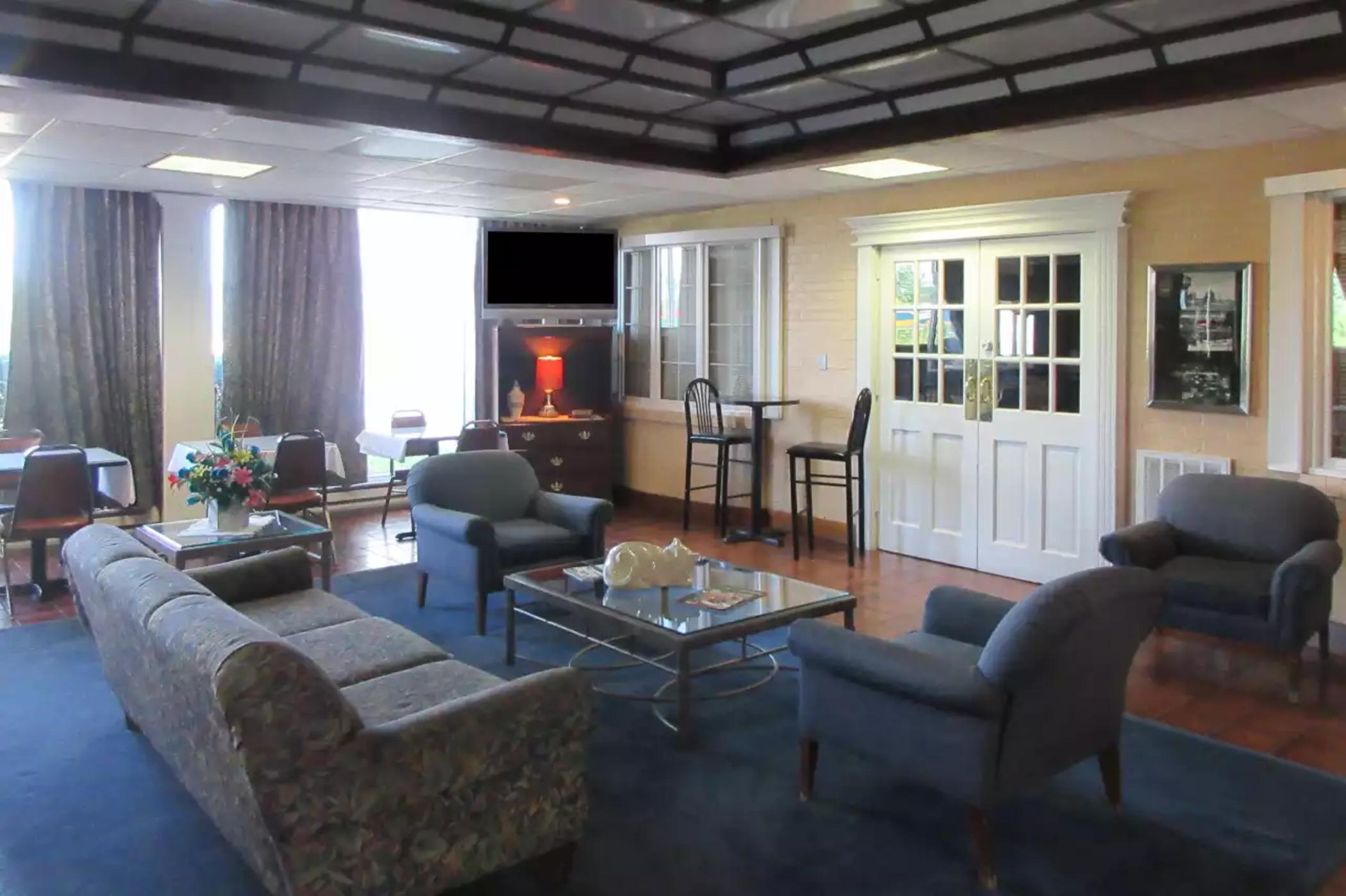Rodeway Inn And Suites 포츠머스 외부 사진