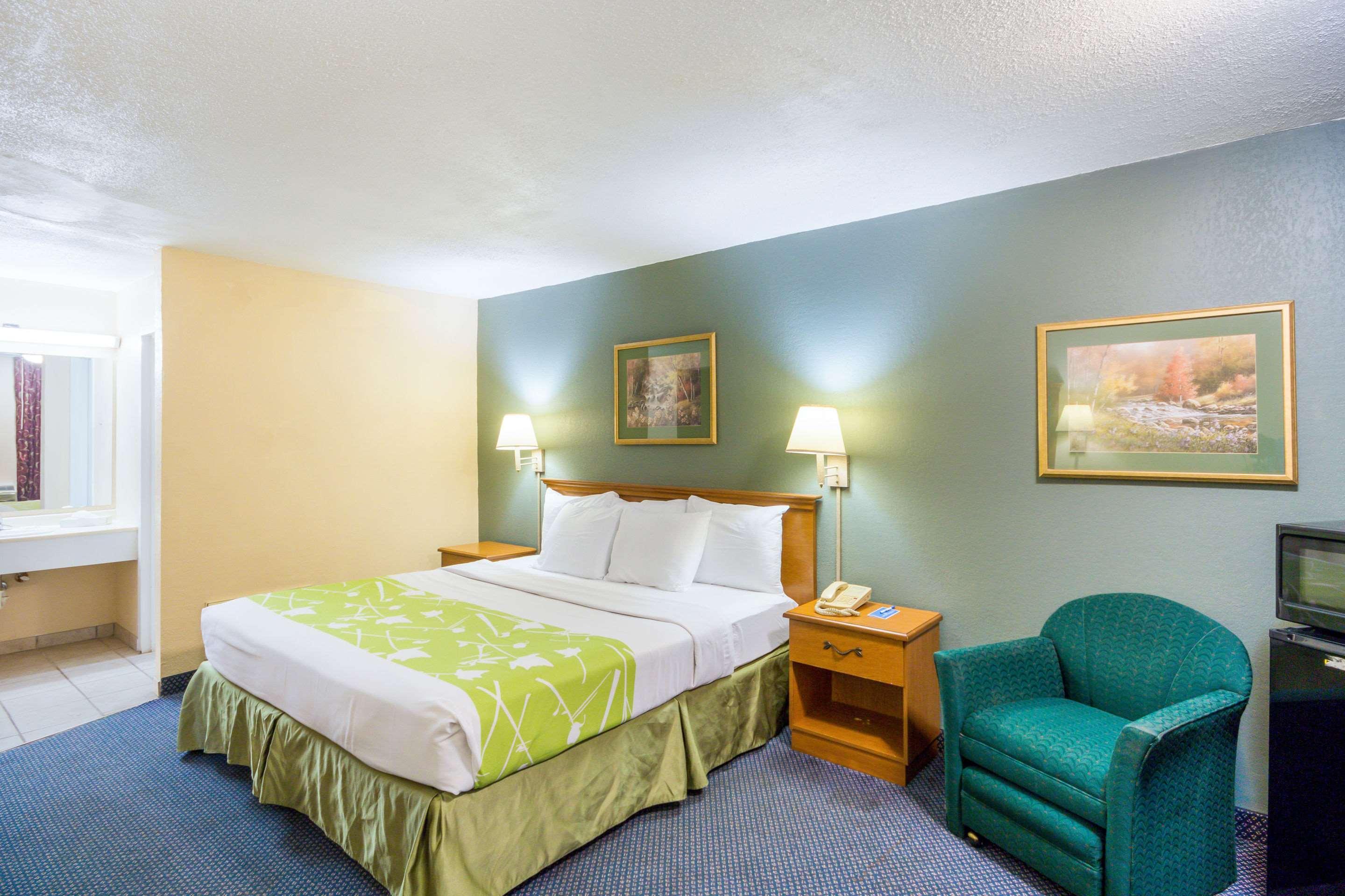 Rodeway Inn And Suites 포츠머스 외부 사진