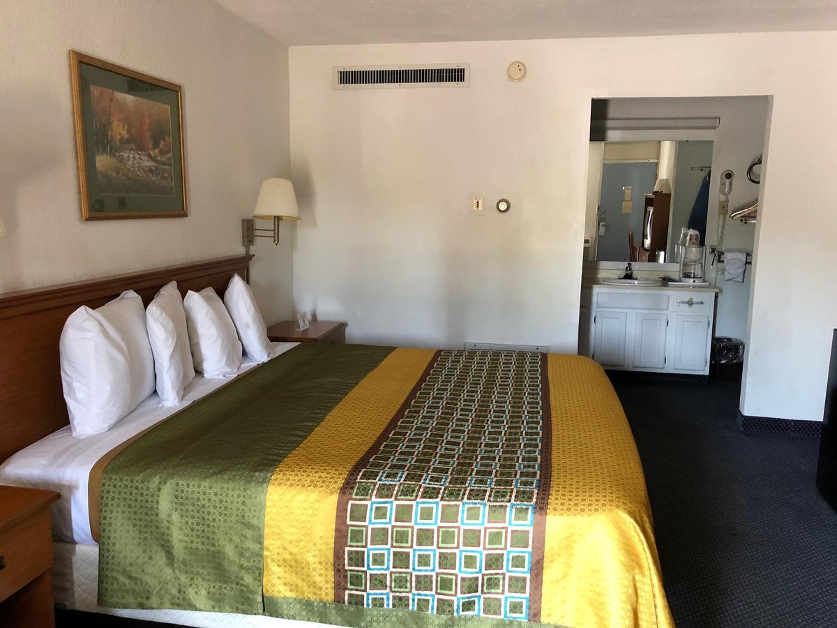 Rodeway Inn And Suites 포츠머스 외부 사진